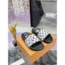 Louis Vuitton Slippers